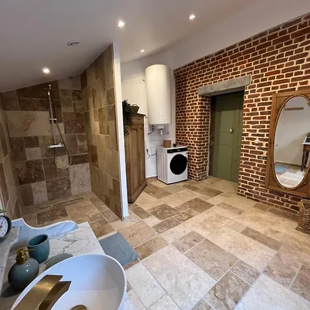 La Grange D Holiday home Landrecies
